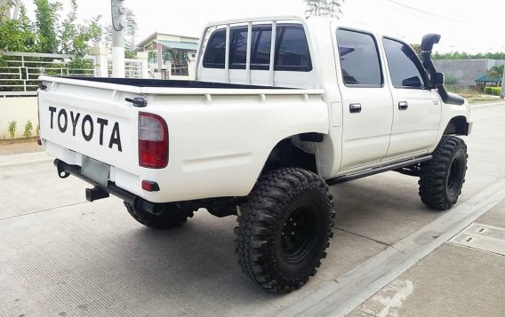 2000 Toyota Hilux for sale in San Fernando-5