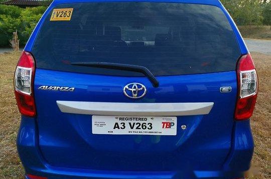 Blue Toyota Avanza 2018 at 7800 km for sale -5