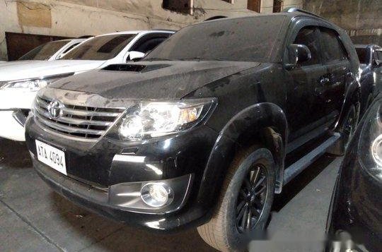 Selling Black Toyota Fortuner 2015 Automatic Diesel -3