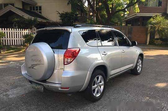 Silver Toyota Rav4 2006 at 70000 km for sale-3