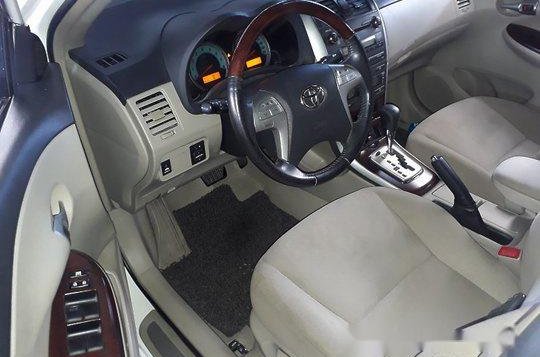Sell White 2013 Toyota Corolla Altis Automatic Gasoline at 52345 km -5