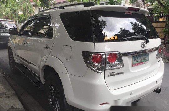 Selling White Toyota Fortuner 2010 Automatic Diesel at 80000 km -3