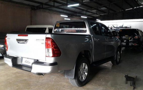 Sell Silver 2016 Toyota Hilux Manual Diesel at 47000 km -2