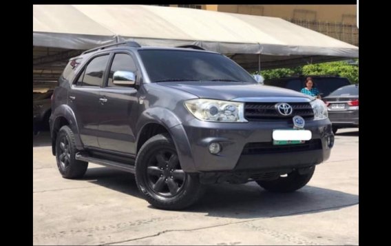  Toyota Fortuner 2010 at 112000 km for sale-2