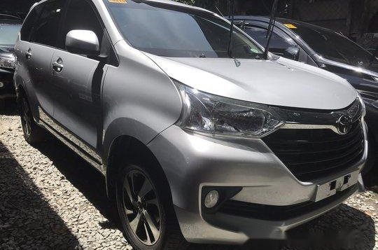 Selling Silver Toyota Avanza 2017 at 8800 km -1