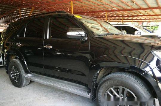 Sell Black 2015 Toyota Fortuner at 54060 km -4