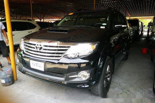 Sell Black 2015 Toyota Fortuner at 54060 km 