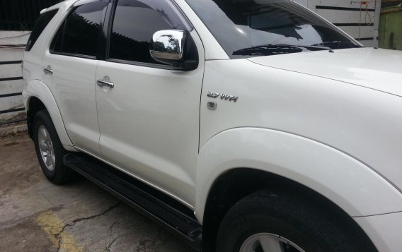 White Toyota Fortuner 2010 Automatic Gasoline for sale -2