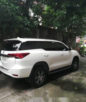 Selling White Toyota Fortuner 2018 Automatic Diesel at 11000 km -2