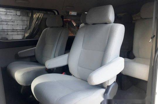 Sell White 2011 Toyota Hiace in Parañaque-6