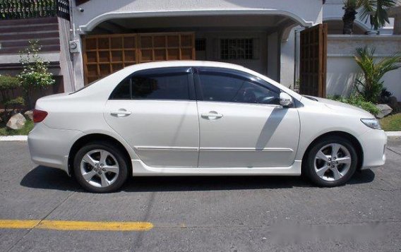 Sell 2012 Toyota Corolla Altis in Paranaque-3