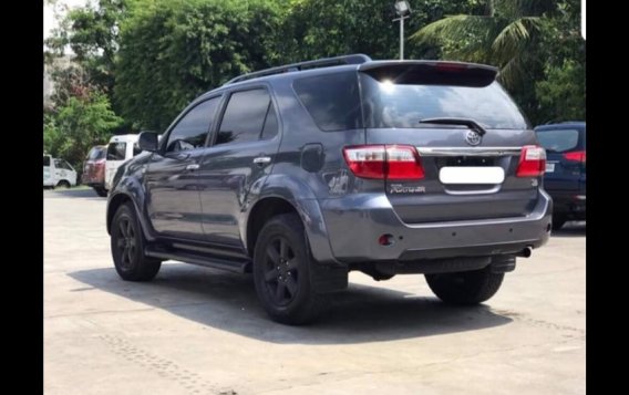  Toyota Fortuner 2010 at 112000 km for sale-3