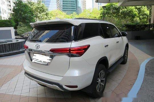 Selling White Toyota Fortuner 2018 Automatic Diesel at 12365 km -2