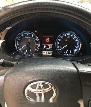 Selling Silver Toyota Corolla Altis 2014 Automatic Gasoline at 31904 km -14