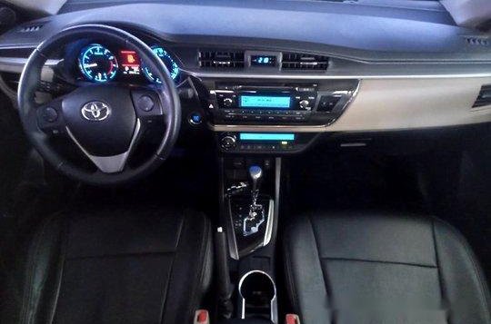 Selling Toyota Corolla Altis 2016 at 29000 km -5