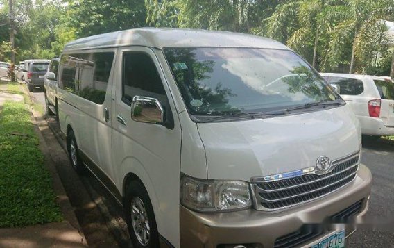 White Toyota Hiace 2010 at 130000 km for sale