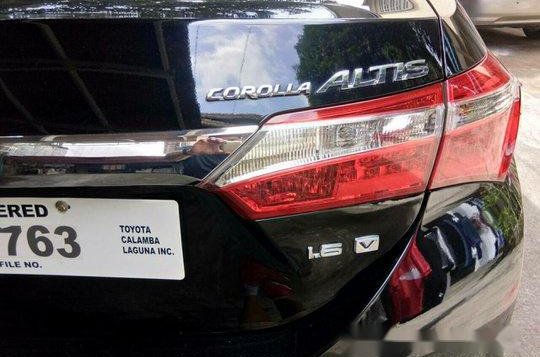 Sell Black 2017 Toyota Corolla Altis Automatic Gasoline at 5200 km -4