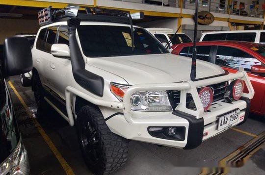 Sell White 2015 Toyota Land Cruiser in Quezon City