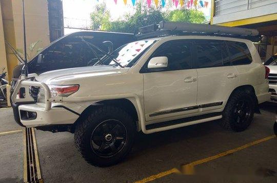 Sell White 2015 Toyota Land Cruiser in Quezon City-1