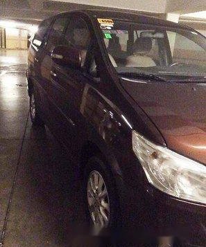 Sell Brown 2014 Toyota Innova Automatic Gasoline at 114000 km -1