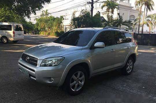Silver Toyota Rav4 2006 at 70000 km for sale-1