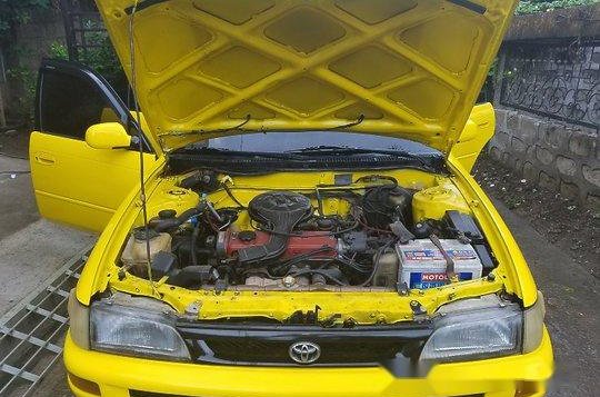 Sell Yellow 1993 Toyota Corolla Manual Gasoline at 200000 km -4
