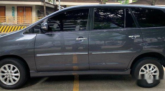 Grey Toyota Innova 2014 at 59000 km for sale-5