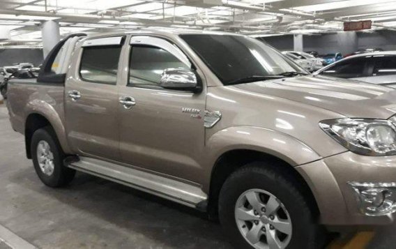 Selling Beige Toyota Hilux 2011 at 84000 km -1