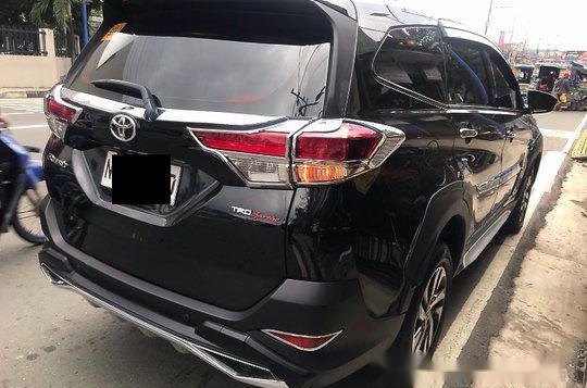 Selling Black Toyota Rush 2018 at 2500 km -2