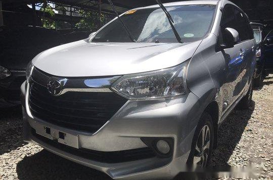 Selling Silver Toyota Avanza 2017 at 8800 km -2