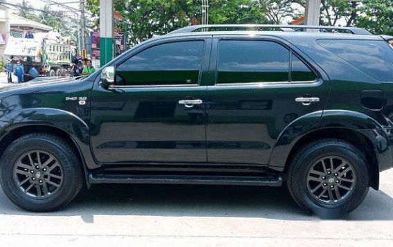 Selling Black Toyota Fortuner 2011 in Meycauayan-4