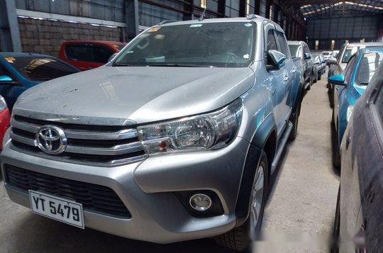 Selling Silver Toyota Hilux 2016 Automatic Diesel -2