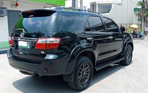 Selling Black Toyota Fortuner 2011 in Meycauayan-5