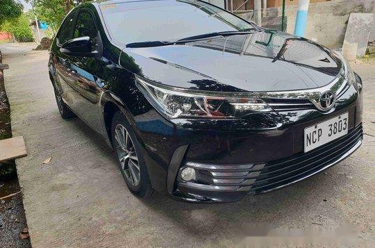 Black Toyota Corolla Altis 2018 at 15000 km for sale
