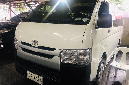 White Toyota Hiace 2016 at 18000 km for sale-1