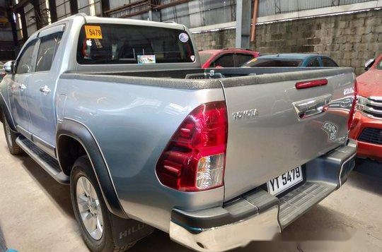 Selling Silver Toyota Hilux 2016 Automatic Diesel -4