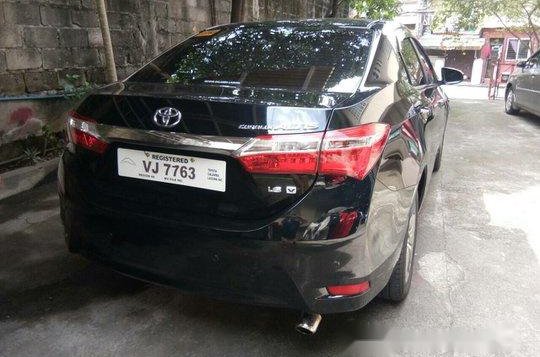 Sell Black 2017 Toyota Corolla Altis Automatic Gasoline at 5200 km -3