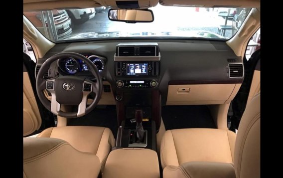 Selling Toyota Land Cruiser Prado 2017 Automatic Gasoline at 42000 km -9