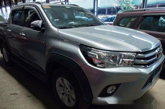 Selling Silver Toyota Hilux 2016 Automatic Diesel 