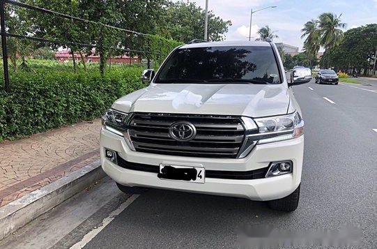 White Toyota Land Cruiser 2015 at 50000 km for sale -1