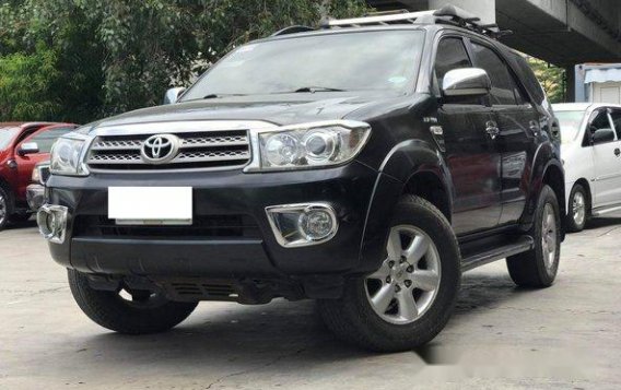 Sell Black 2009 Toyota Fortuner in Makati -1