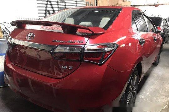 Sell Red 2017 Toyota Corolla Altis at 8800 km -3