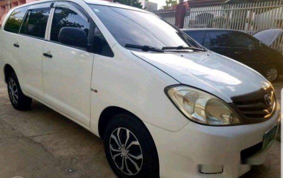 Selling White Toyota Innova 2012 Manual Diesel at 70000 km -1