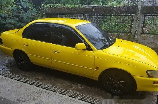 Sell Yellow 1993 Toyota Corolla Manual Gasoline at 200000 km -1