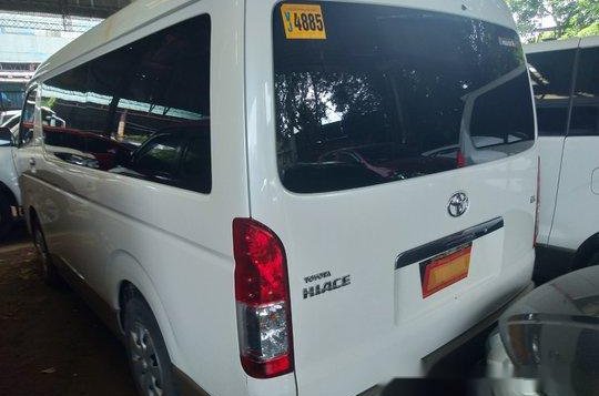 Sell White 2017 Toyota Hiace Manual Diesel at 74000 km -3