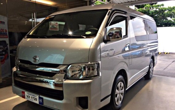 Selling Silver Toyota Hiace 2017 Van Automatic Diesel at 5600 km -7