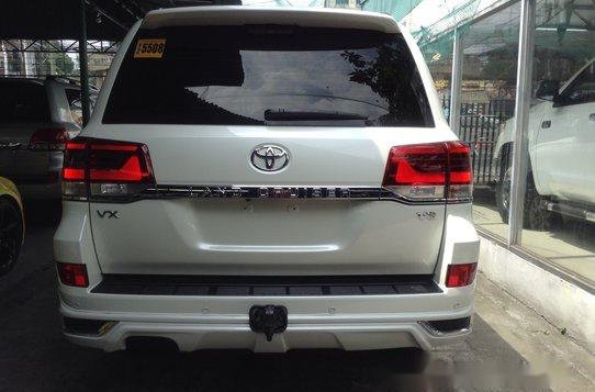 Selling White Toyota Land Cruiser 2016 in Quezon City-8