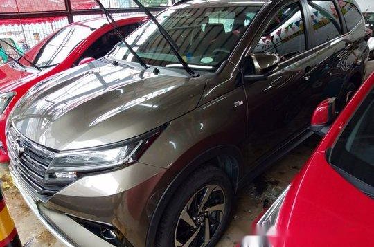 Brown Toyota Rush 2018 for sale in Quezon City -3