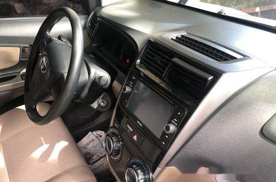 Sell Silver 2017 Toyota Avanza in Quezon City -6