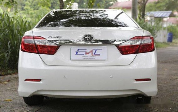 White Toyota Camry 2012 at 144000 km for sale -3